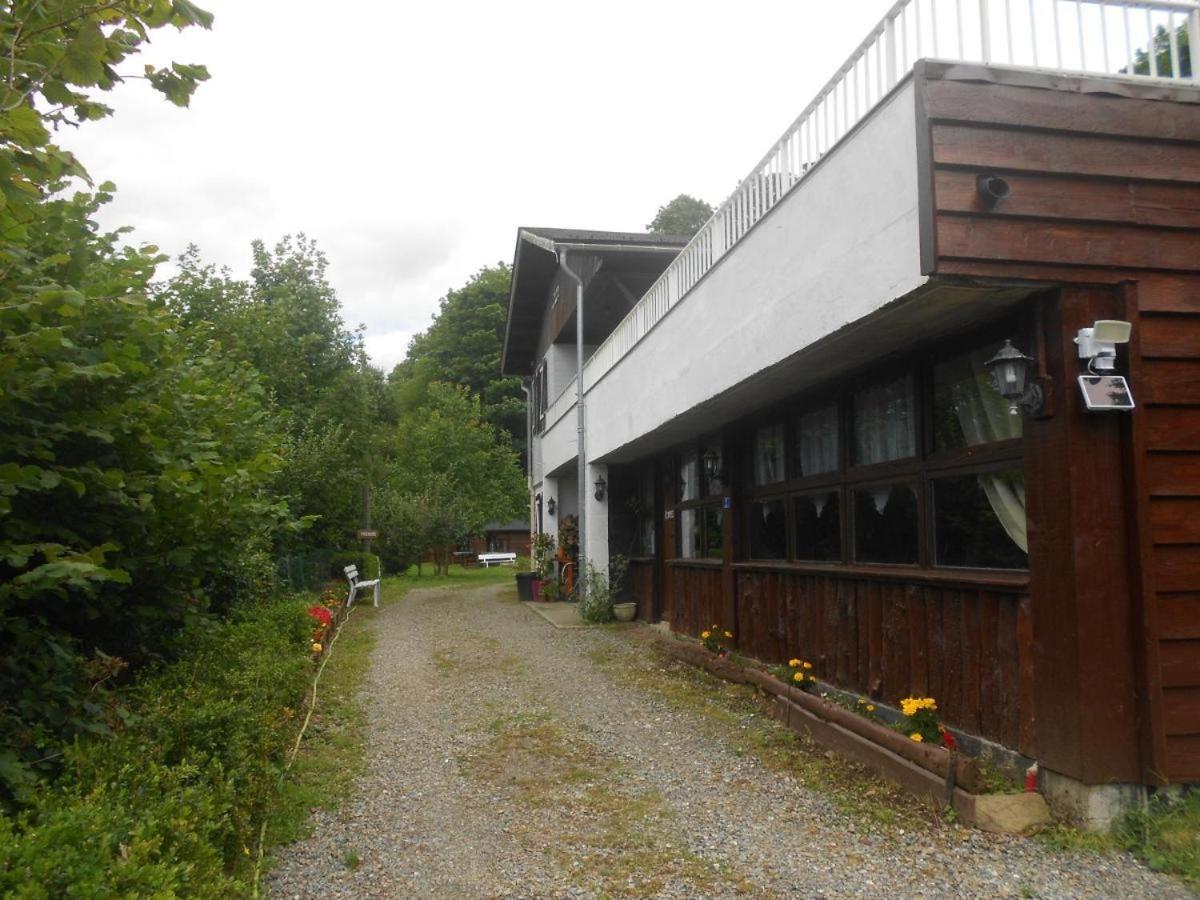"Le Maloya" Chalets Independants -Chambre Balneo - Relais Motards Lacaune Buitenkant foto