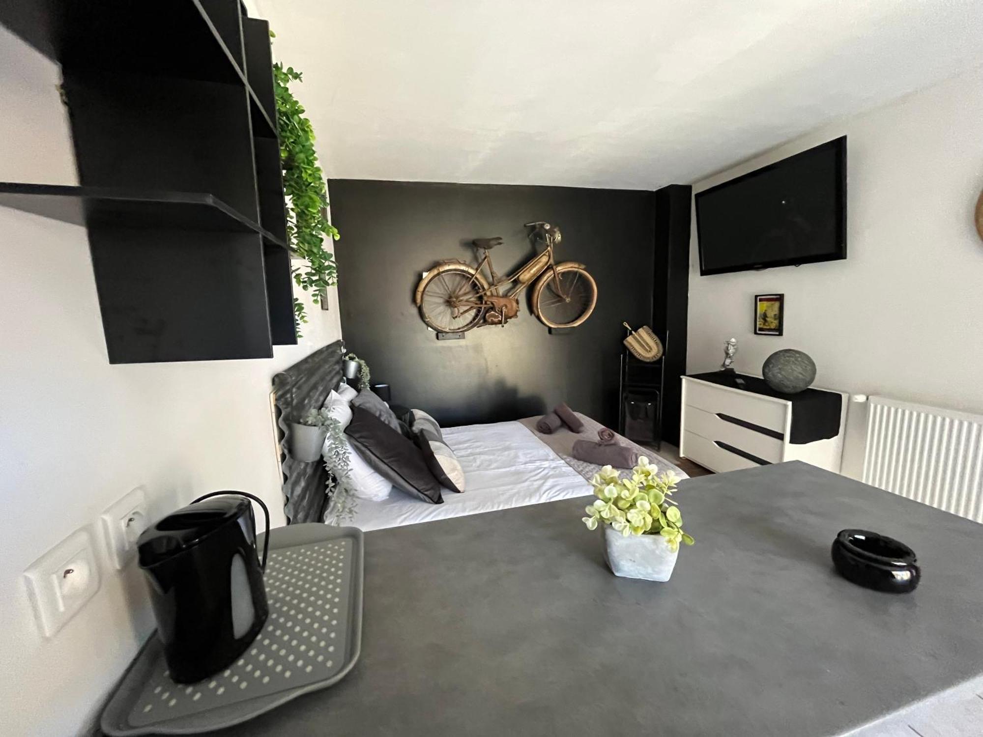 "Le Maloya" Chalets Independants -Chambre Balneo - Relais Motards Lacaune Buitenkant foto