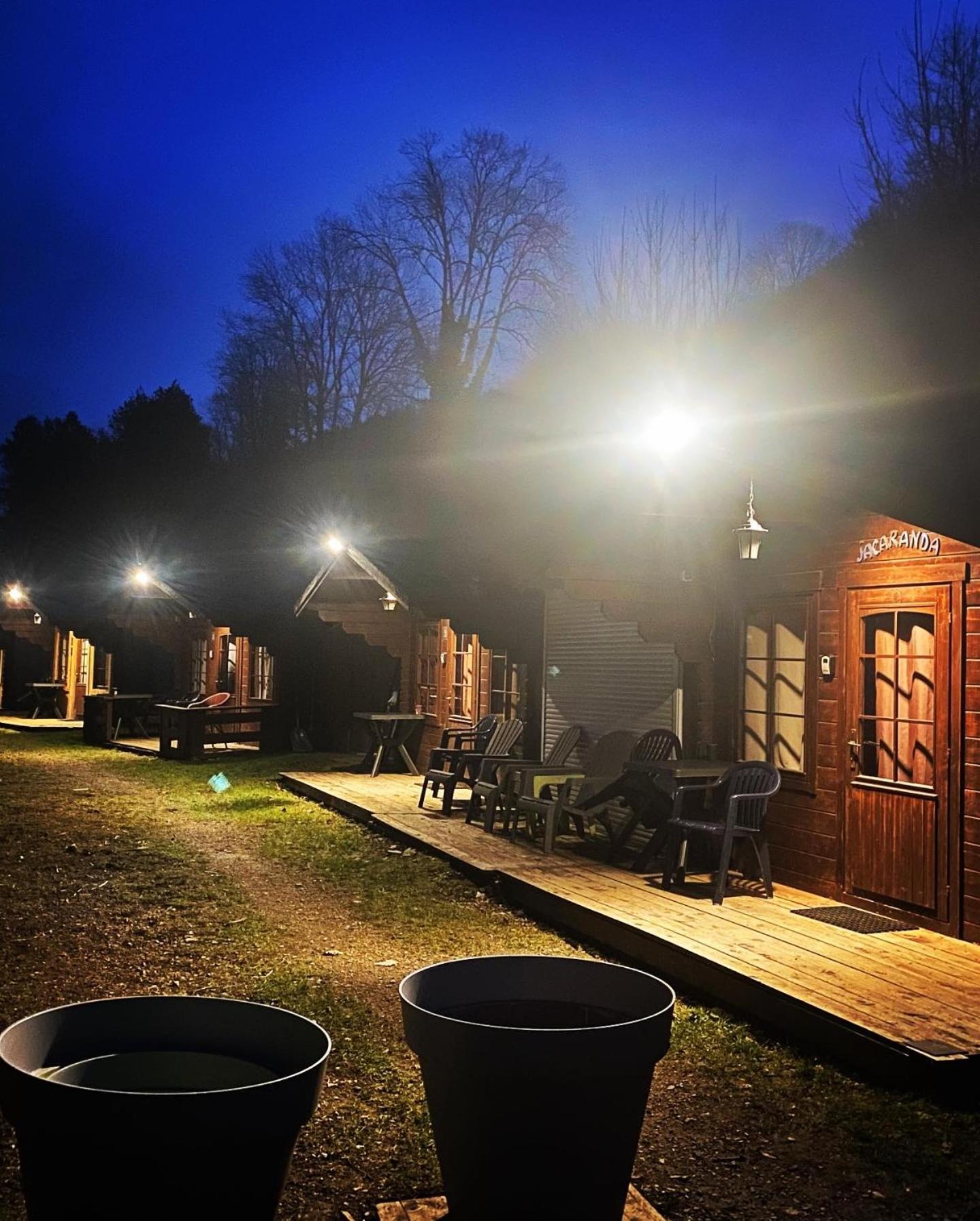 "Le Maloya" Chalets Independants -Chambre Balneo - Relais Motards Lacaune Buitenkant foto