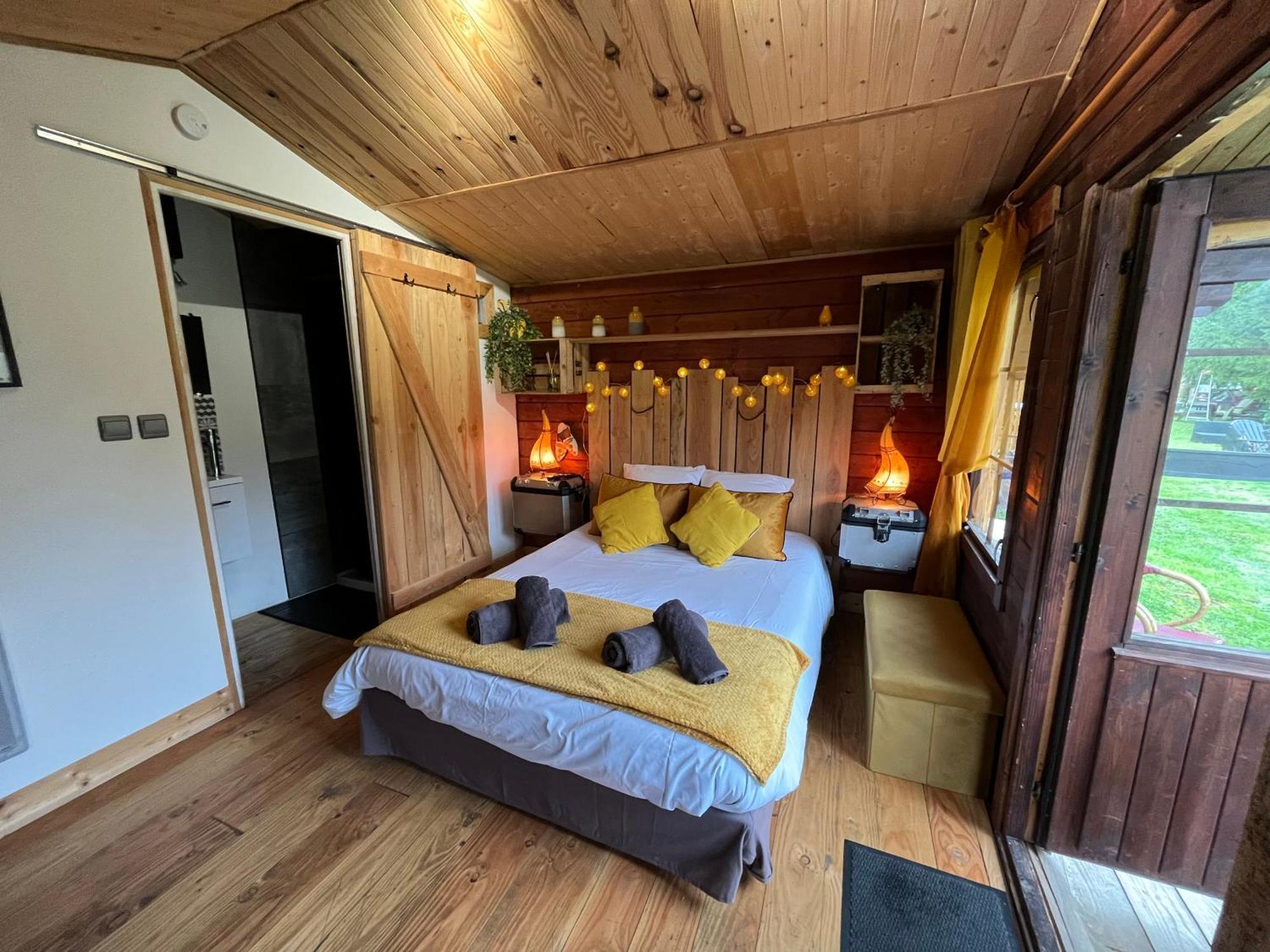 "Le Maloya" Chalets Independants -Chambre Balneo - Relais Motards Lacaune Buitenkant foto