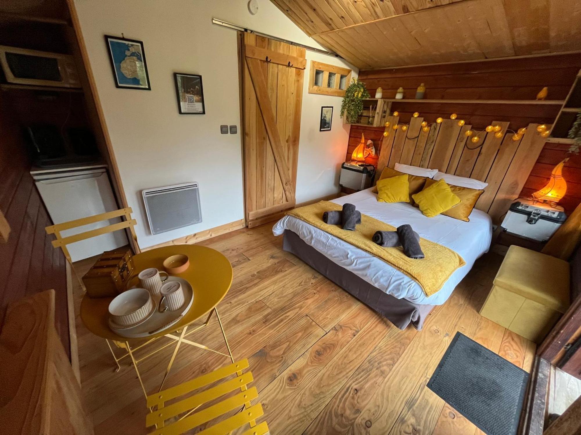 "Le Maloya" Chalets Independants -Chambre Balneo - Relais Motards Lacaune Buitenkant foto