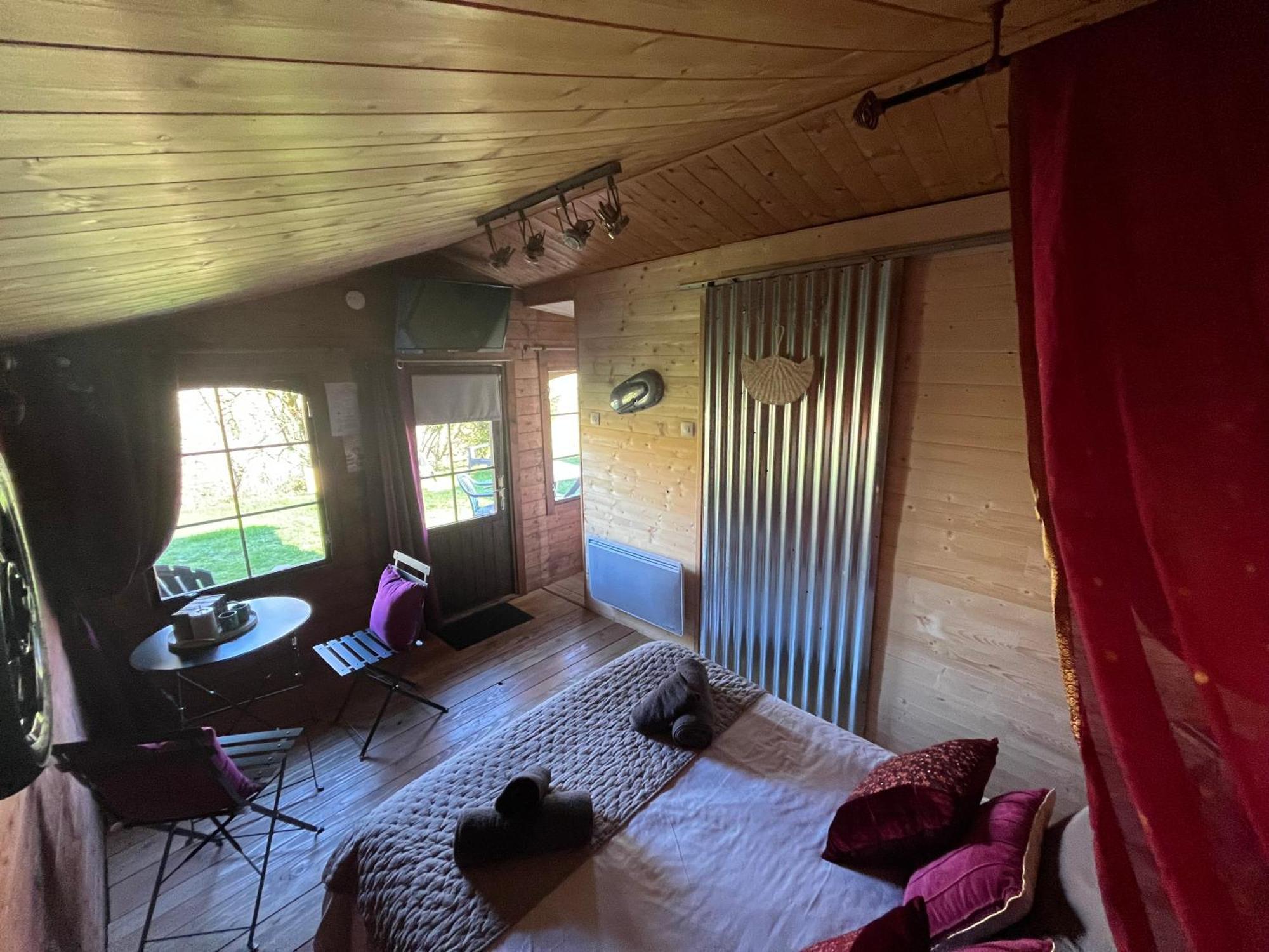 "Le Maloya" Chalets Independants -Chambre Balneo - Relais Motards Lacaune Buitenkant foto